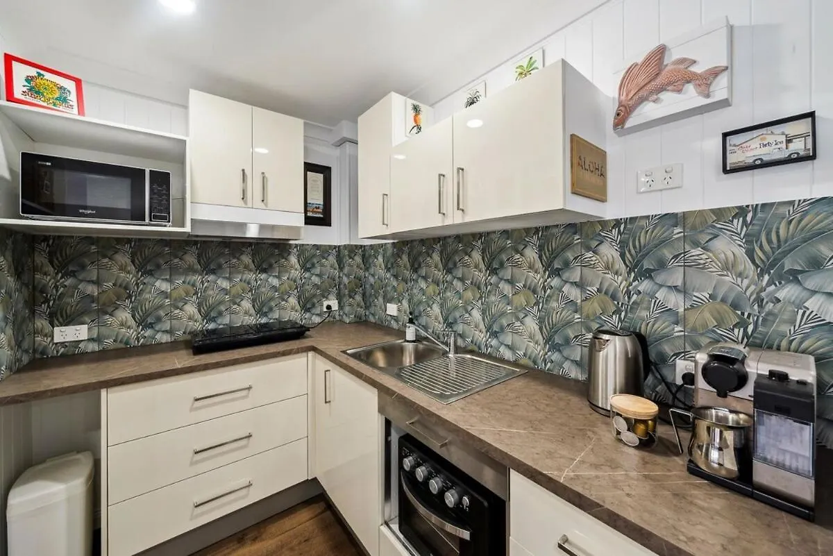 Beachfront Burleigh Getaway! Guldkusten
